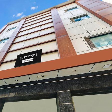 Super Townhouse Arakashan Road Paharganj Formerly Mohan International Yeni Delhi Dış mekan fotoğraf