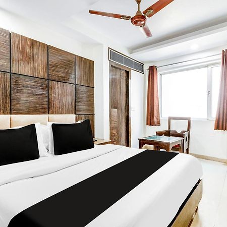 Super Townhouse Arakashan Road Paharganj Formerly Mohan International Yeni Delhi Dış mekan fotoğraf