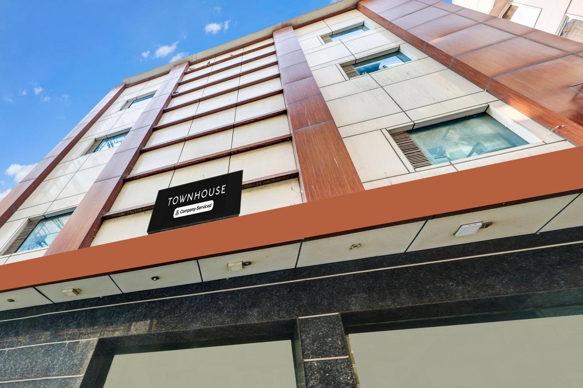 Super Townhouse Arakashan Road Paharganj Formerly Mohan International Yeni Delhi Dış mekan fotoğraf
