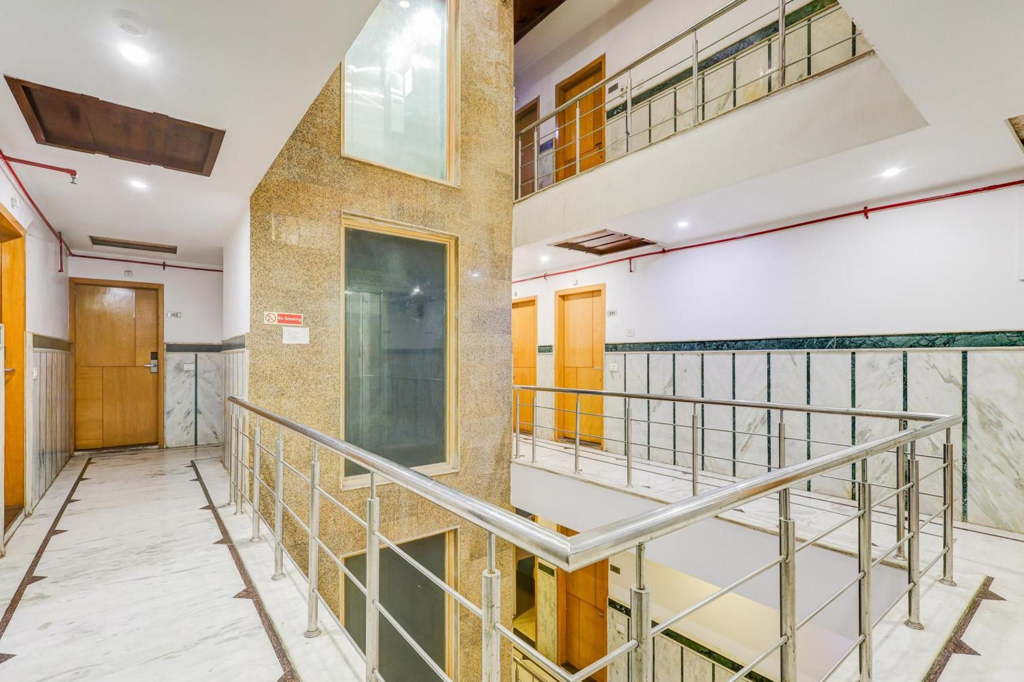 Super Townhouse Arakashan Road Paharganj Formerly Mohan International Yeni Delhi Dış mekan fotoğraf