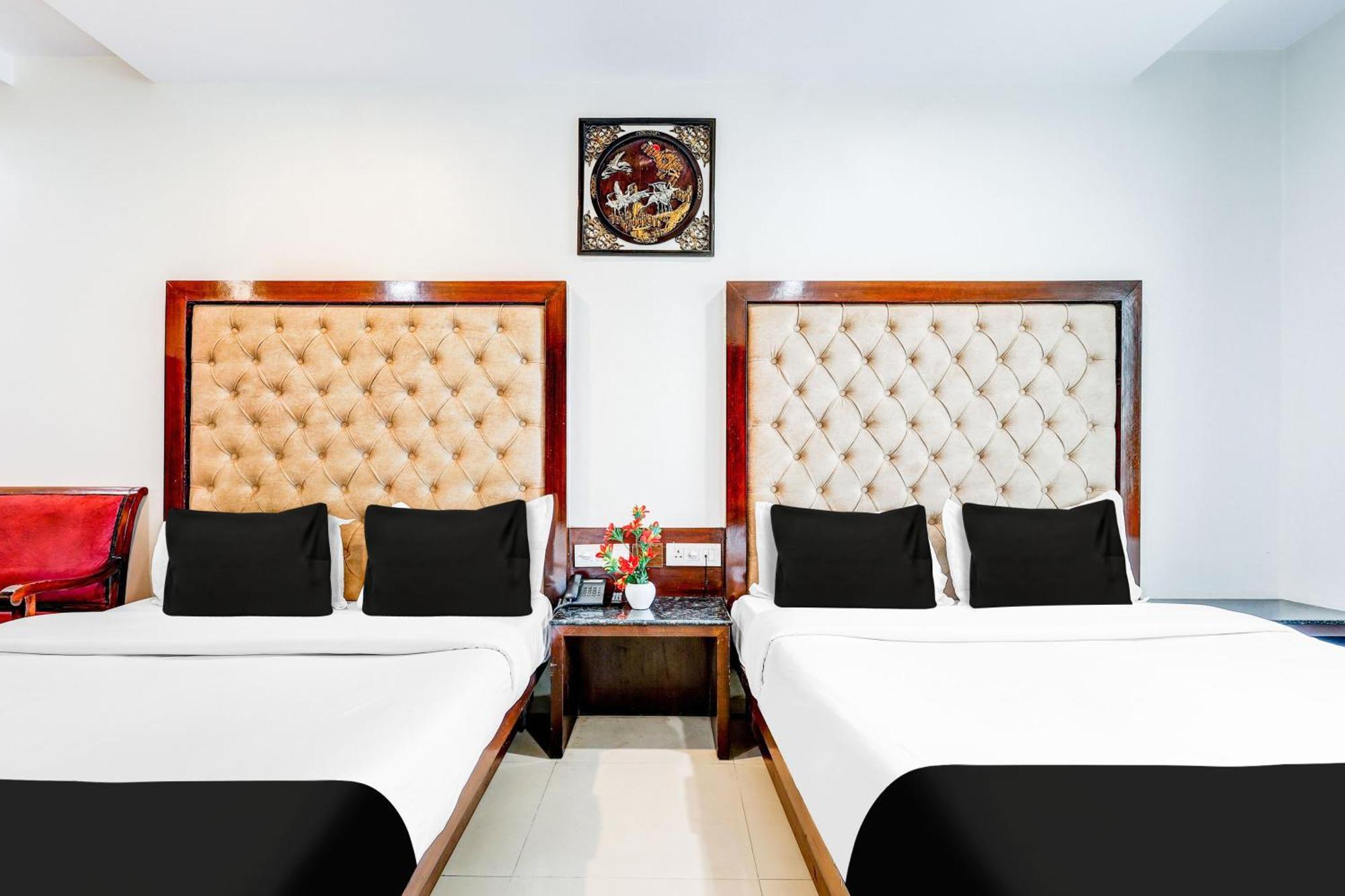 Super Townhouse Arakashan Road Paharganj Formerly Mohan International Yeni Delhi Dış mekan fotoğraf