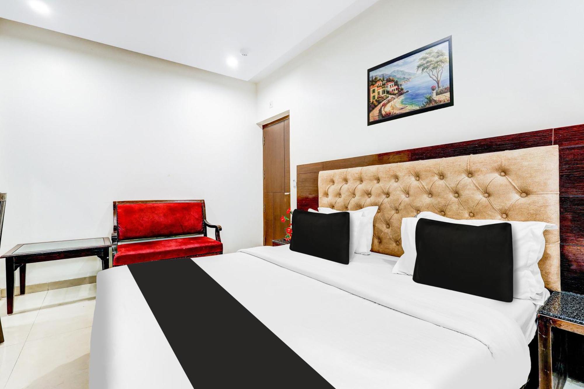 Super Townhouse Arakashan Road Paharganj Formerly Mohan International Yeni Delhi Dış mekan fotoğraf