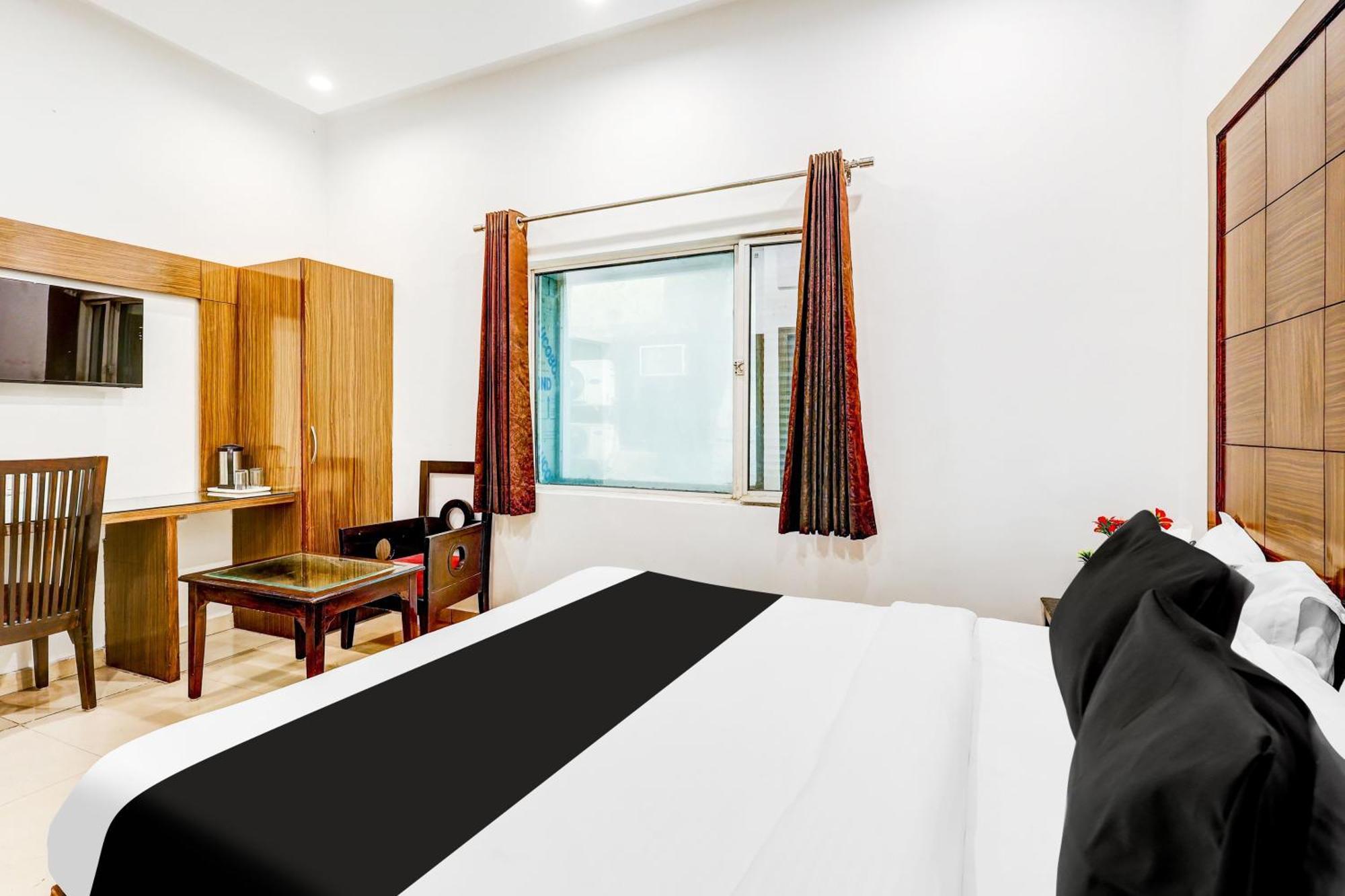 Super Townhouse Arakashan Road Paharganj Formerly Mohan International Yeni Delhi Dış mekan fotoğraf