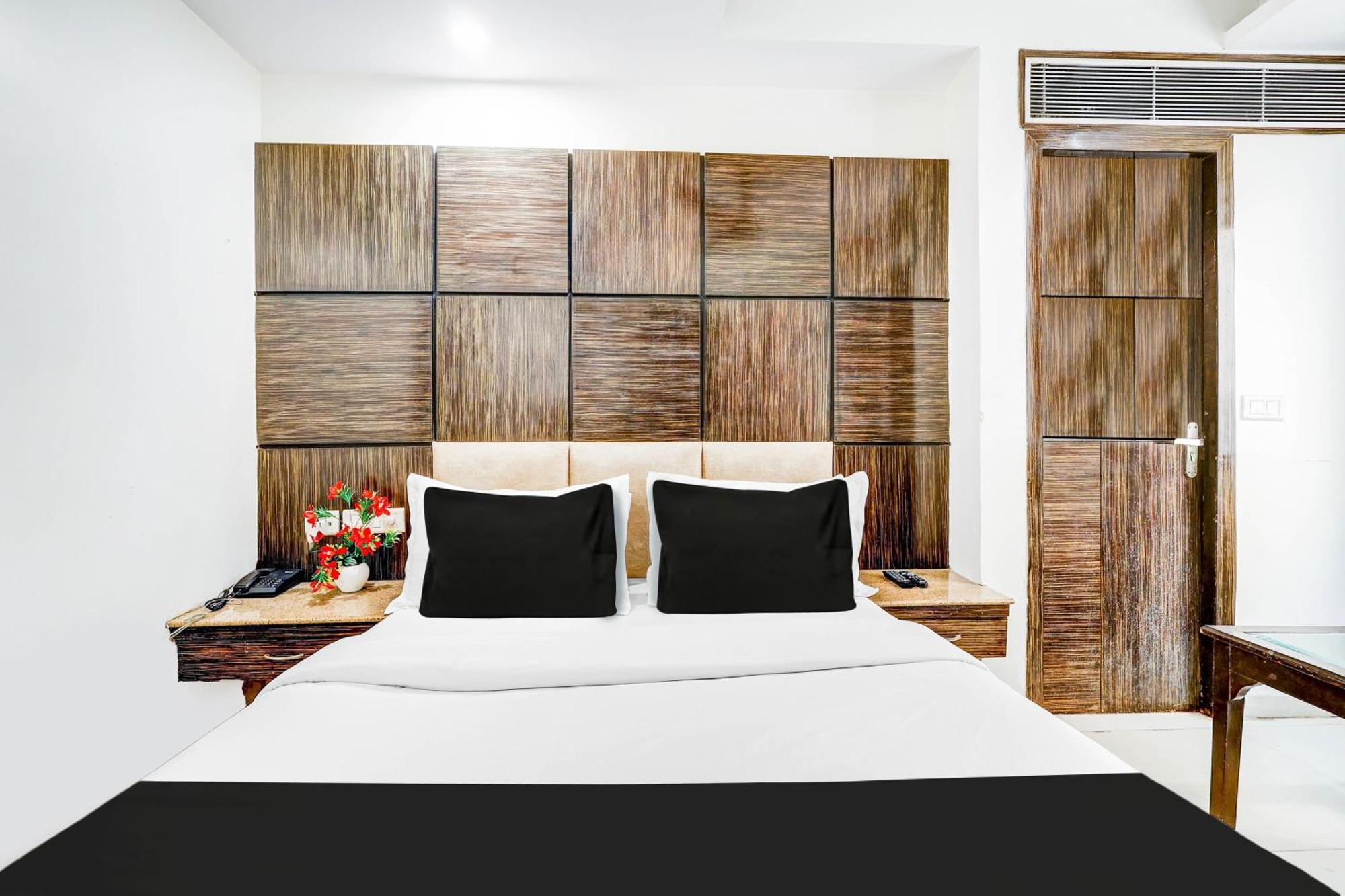 Super Townhouse Arakashan Road Paharganj Formerly Mohan International Yeni Delhi Dış mekan fotoğraf