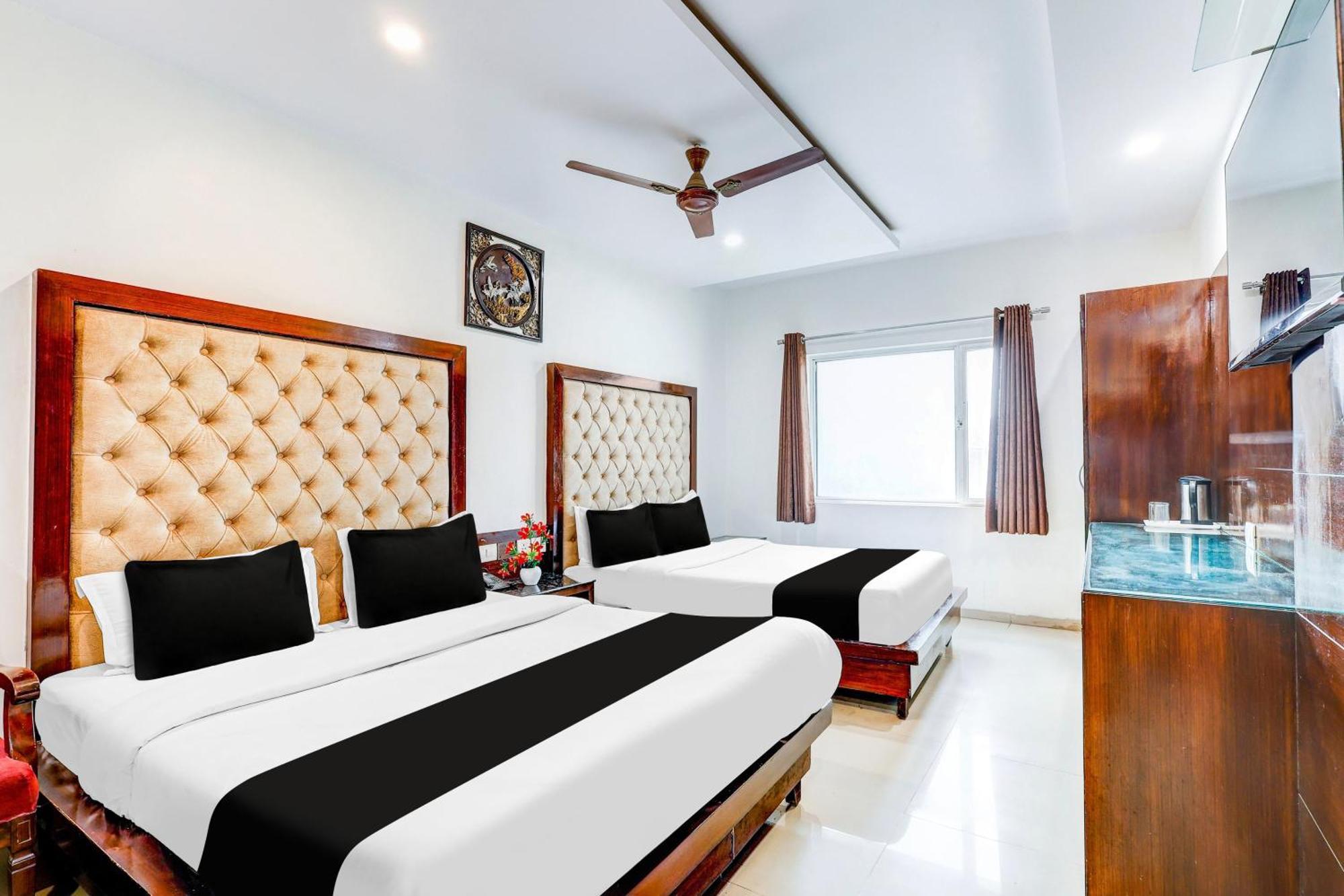 Super Townhouse Arakashan Road Paharganj Formerly Mohan International Yeni Delhi Dış mekan fotoğraf